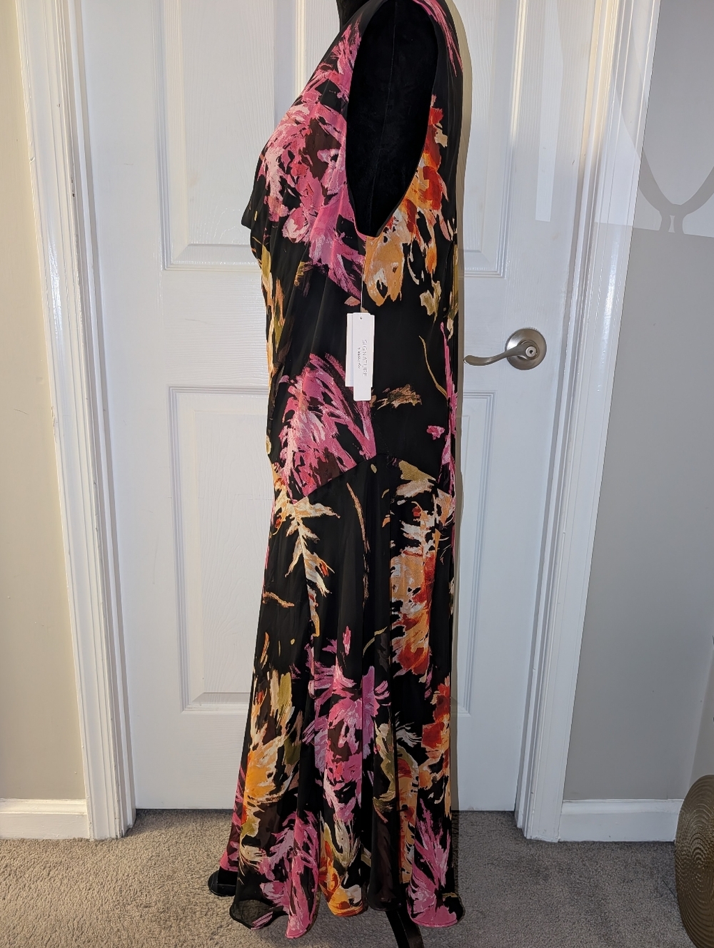 Signature by Robbie Bee Black Maxi Dress with Pink & Orange Floral - Picture 3 of 7